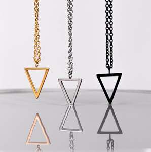 Personnalité de la mode Plaqué Or Croix Carré Triangle Croix Pendentif Collier Style Religieux Charme Pendentifs En Alliage - Product Image 4