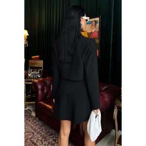 Conjunto de Traje para Mujer con Detalles 10111, Chaqueta Corta y Falda Plisada - Product Image 6