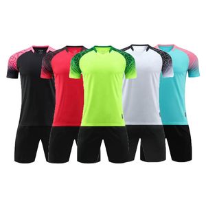 Ensemble d'uniformes de football personnalisés Tissu respirant à séchage rapide, impression du logo de l'équipe disponible - Product Image 1