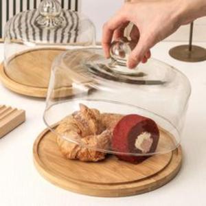 Support à gâteau en bois de style vintage avec des sculptures uniques et des détails ornés pour mariage à thème bohème et antique - Product Image 1