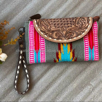 Nouveau sac à main en cuir usiné aztèque de Style traditionnel occidental sac à bandoulière coloré pour femmes et pochette à bracelet ensemble combiné Unique
