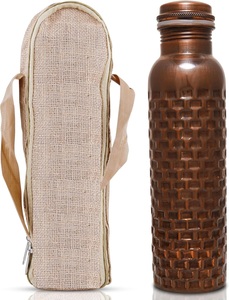 Botella de cobre puro con estampado floral con tapa y bolsa de transporte de yute Duradero y confiable Calidad y material de alto estándar disponibles - Product Image 5