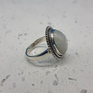 Bague en argent sterling 925 pour femme à la mode faite à la main pierre de naissance délicate pierre de lune arc-en-ciel naturelle avec perle de diamant - Product Image 4