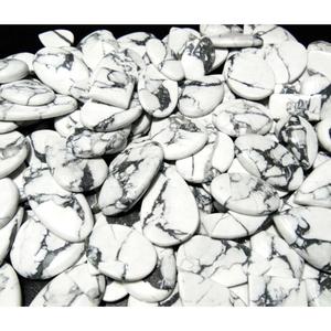 Pierre précieuse en turquoise de buffle blanc naturel, forme mixte, polie des deux côtés, faite à la main, taille mixte, cabochon - Product Image 1