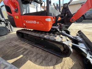 รถขุดขนาดเล็ก Kubota KX018-4 ปี 2022: ความแข็งแกร่งและความมีประสิทธิภาพที่กะทัดรัดสำหรับพื้นที่ทำงานที่แคบ - Product Image 5
