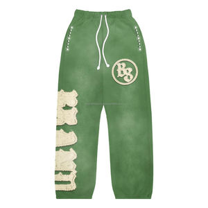 Pantalon de survêtement en molleton de coton et polyester de qualité supérieure 320 GSM gris tissu doux broderie chenille logo clouté - Product Image 1