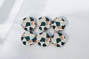 จานรองแก้วหินแกรนิตสำหรับใช้งานหนักแผ่นรองเครื่องดื่มสไตล์อุตสาหกรรมสำหรับร้านกาแฟบาร์ร้านอาหารและเฟอร์นิเจอร์ที่ทันสมัย - Product Image 4