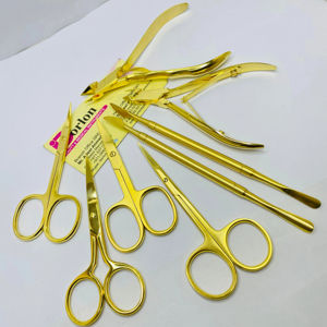 Herramientas para el cuidado de las uñas de estilo japonés chapado en oro con logotipo personalizado, nuevo diseño, pinzas para cutículas de acero inoxidable y tijeras empujadoras de cutículas - Product Image 1