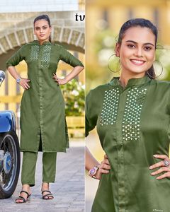 Kurti en satin de coton avec pantalon avec miroir véritable et fournisseur de travail manuel de Surat à bon prix pour les exportations indiennes - Product Image 4