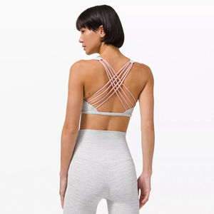 Ensemble de yoga athlétique personnalisé pour femmes, haut moulant confortable et respirant, pantalon solide tissé, équipement de yoga extensible et confortable - Product Image 2
