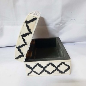 Boîte d'incrustation d'os artisanal de qualité supérieure faite à la main en Inde Taille et design personnalisés Idéal pour l'organisation de bijoux élégants Décor de table - Product Image 5