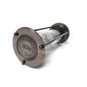 Sablier en laiton vieilli et en bois, décoration de bureau vintage nautique - Product Image 1