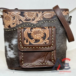 Manufacturers Wholesale 2025 Fashion Designer Tooled Genuine Cowhide Leather Studs Messenger <b>Bags</b> <b>Women</b> Shoulder <b>Crossbody</b> <b>Bag</b> - Product Image 1