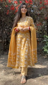 High on Demand Full Flaired Mil Print Hermoso pantalón Kurti de longitud completa para ropa de mujer de India Export - Product Image 4