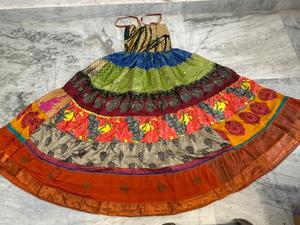ชุดเดรสยาวผ้าไหมรีไซเคิลงานฝีมือ: กระโปรงทรงโบฮีเมียนแบบหลายชั้น - Product Image 6