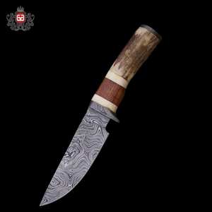 Couteau de chasse tactique à lame fixe de qualité industrielle personnalisable, acier Damas, lame droite, pointe de chute, crochet à dépecer, bois - Product Image 3