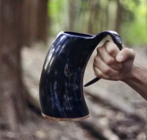 Exportador indio ofrece tazas Vicking de cuerno de búfalo pulidas únicas, artesanías naturales respetuosas con el medio ambiente a precios bajos a granel - Product Image 3