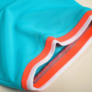 Kit de fútbol de colores vibrantes con opción de impresión de número y nombre Uniforme de fútbol de ajuste atlético con diseño transpirable - Product Image 3