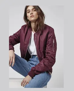 Kadın düz Maroon renk en kaliteli OEM özel işlemeli beyzbol kirpi bombardıman ceketler kapitone ceketler kızlar için