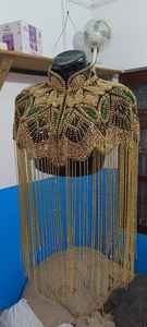 Elegante Capa Burlesque con Cuentas y Lentejuelas, Capas Festivas con Cierre en el Cuello, Hermosa Ropa Festiva, Silueta Recta - Product Image 3