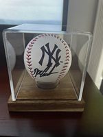 Base en bois clair Cube support de Baseball autographe Baseball support boîte carré acrylique Baseball vitrine avec porte-anneau en plexiglas