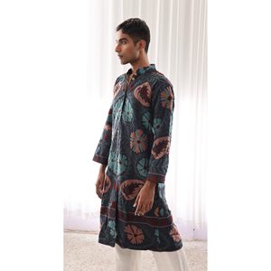 Chaqueta Larga Unisex de Algodón 100% con Bordado Suzani Multicolor, Estilo Casual con Diseño Floral y Cuello Mandarín para Primavera - Product Image 3