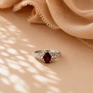 Anillo Vintage de Filigrana con Granate - Chapado en Oro Rosa de 18K, Corte Princesa, Joyería Romántica y Moderna - Product Image 3