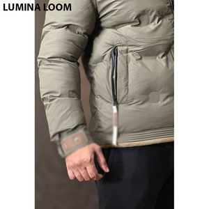 Chaqueta acolchada de plumón de ganso ultraligera repelente al agua de poliamida de nailon para hombre, fabricante de ropa personalizada - Product Image 5