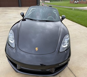 Porsche 718 Boxster S 2022, Bajo Kilometraje, Caja de Cambios Automática, Volante a la Izquierda, Neumáticos R20, Estado Oscuro - Product Image 1