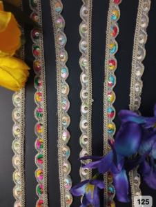 ผ้าลูกไม้ปักเลื่อมและงาน zari สีทองสำหรับใช้เป็นเส้นขอบและขอบบนเสื้อผ้าที่เหมาะสำหรับการขายต่อ - Product Image 3