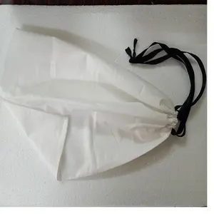 Изготовленные на заказ сумки на шнурке из 100% хлопчатобумажной Поплиновой прочной ткани с атласными лентами для людей всех возрастных групп.