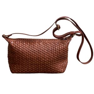 Petit sac à bandoulière marron foncé fait à la main avec sangle réglable Sac à bandoulière léger et élégant pour un usage quotidien d'Indonésie - Product Image 4