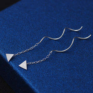 Orecchini Pendenti a Spirale in Argento Sterling con Triangolo, Accessorio alla Moda e Elegante - Product Image 3