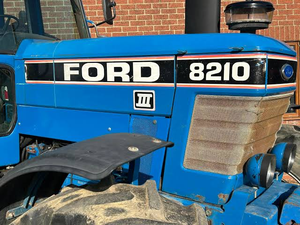 Tracteur agricole d'occasion Ford 8210 4WD 90 CV avec moteur et boîte de vitesses à vendre - Product Image 5