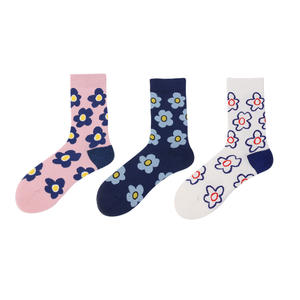 Venta al por mayor calcetines de algodón elegantes patrones de flores Jacquard para mujeres niñas lindo estilo Kawaii uso diario Vietnam ODM - Product Image 1