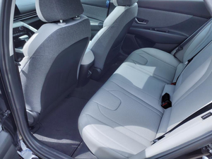 Certificado 2024 Hyu ndal Elan tra. Limitado, muy limpio. - Product Image 5