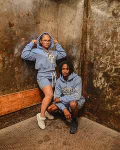 Ensemble sweat-shirt à capuche court avec patch brodé et imprimé poids lourd personnalisé Ensemble sweat-shirt à capuche et short vintage pour hommes - Product Image 2