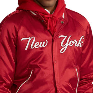 Chaqueta Bomber de satén personalizada de calidad superior de color rojo, chaqueta Varsity de satén de béisbol de poliéster de invierno para hombre a la venta - Product Image 5