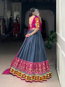 Nueva Colección de Lehenga Choli de Diseñador con Estampado de Seda Tasar, Trabajo con Lámina y Trabajo con Espejo Real Gamthi para Mujer, Venta en Línea - Product Image 5