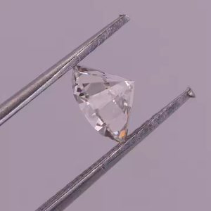 แหวนหมั้นเพชรเพาะเลี้ยงในห้องปฏิบัติการ ระดับพรีเมียม ได้รับการรับรองจาก IGI ความใส VS1 สี E กระบวนการ CVD ทรงบริลเลียนต์คัต หรูหรา ออกแบบตามสั่ง - Product Image 6