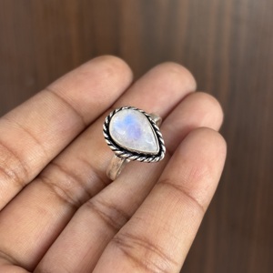 แหวนเงินสเตอร์ลิง925แบบดั้งเดิมเครื่องประดับสำหรับงานเลี้ยงดีไซน์เนอร์พลอยมูนสโตนแบบเหลี่ยมเพชรพลอย - Product Image 2