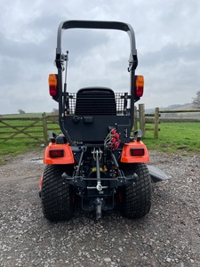 Tracteur utilitaire compact Kubota BX261 d'origine, 26 CV |   Mini tracteur diesel 4x4 - Product Image 5