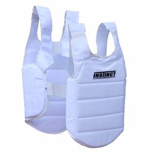 Protège-poitrine de boxe personnalisable de haute qualité pour l'entraînement au kick-boxing avec logo sur mesure - Protection corporelle d'arts martiaux personnalisable - Product Image 1