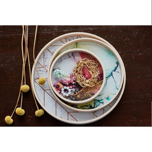 Dernier design Plateau de service à café en bois avec fleur en métal Plateau rond en bois de mangue couleur marron foncé - Product Image 2