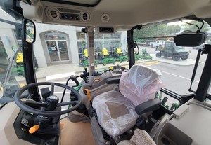 Tracteur agricole fiable John Deere 5095M 100 CV 4x4 Vert avec moteur automatique, transmission à engrenages haute productivité, garantie de 2 ans - Product Image 2