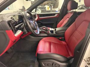 รถปอร์เช่ 911 คาร์เรียร์ จีทีเอส แคบริโอเล็ต ปี 2022 สีชอล์ก ภายนอก 473 แรงม้า เครื่องยนต์ทวินเทอร์โบ แบบแบน - Product Image 3