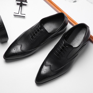 Chaussures habillées vintage en cuir givré pour hommes avec empiècements élastiques et talon résistant à l'usure - Product Image 4