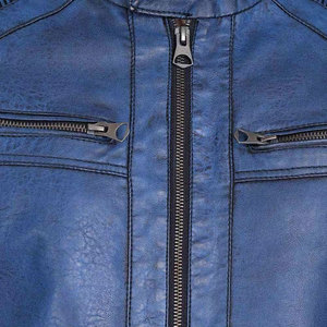 Chaqueta de Cuero Formal para Hombre con Diseño de Parches y Camuflaje, Cuello Alto, Impermeable y Ecológica - Product Image 6