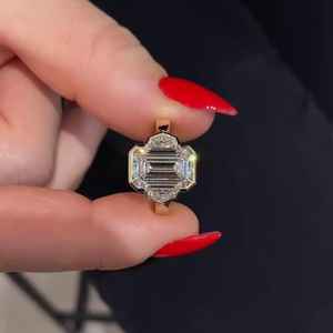 แหวนเพชรสำหรับปลูกในห้องแล็บสีเขียวมรกต VS1 2.50CT หินสามก้อนทอง14K พร้อมแหวนข้อเสนอครึ่งดวงจันทร์สำหรับเป็นของขวัญหมั้น - Product Image 6