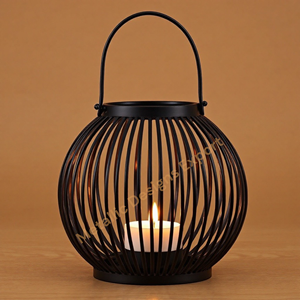Porte-lanterne de pot de bougie en fil de métal noir chic pour la décoration intérieure Éclairage décoratif polyvalent unique pour une utilisation intérieure et extérieure - Product Image 2